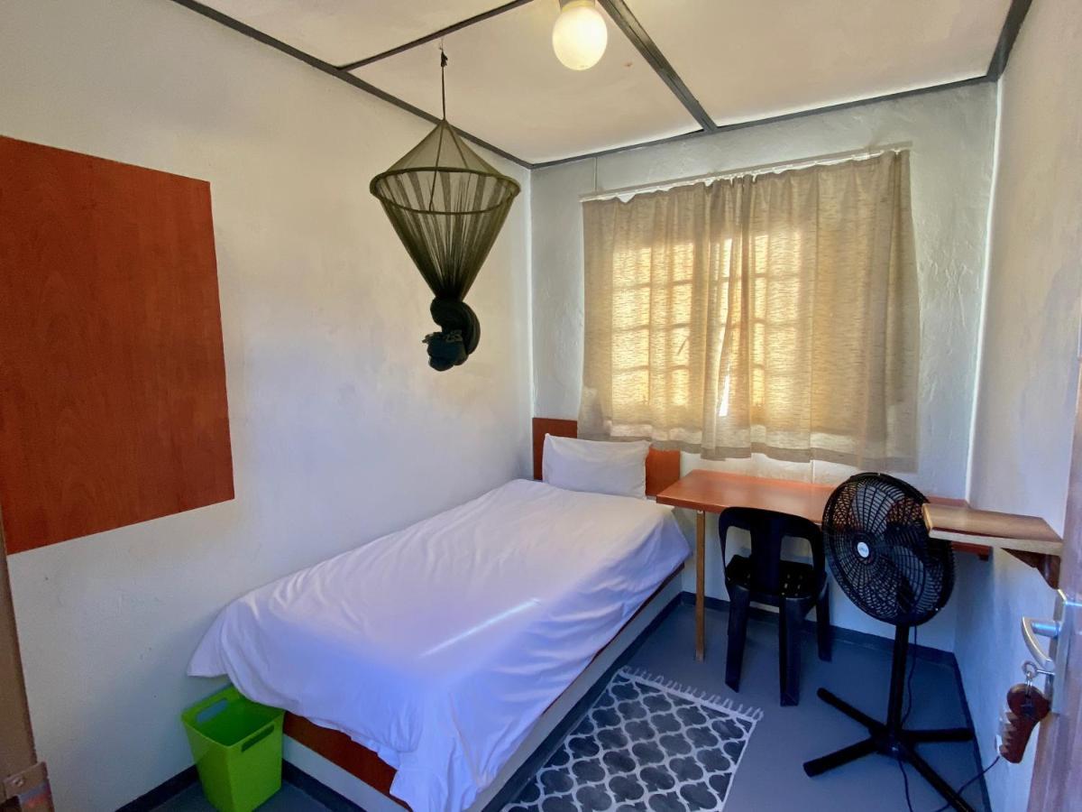 Divundu Guest House エクステリア 写真
